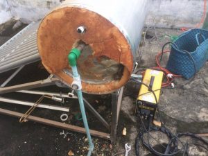 sửa máy nước nóng năng lượng mặt trời