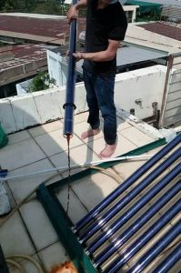 vệ sinh máy năng lượng mặt trời