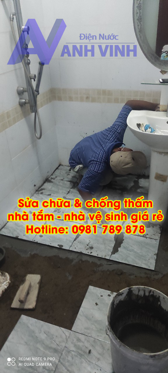 Thợ chống thấm nhà vệ sinh