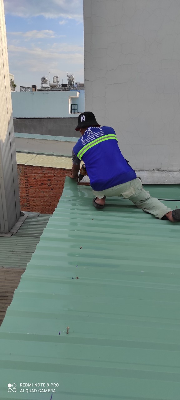 Sửa chữa chống dột mái tôn